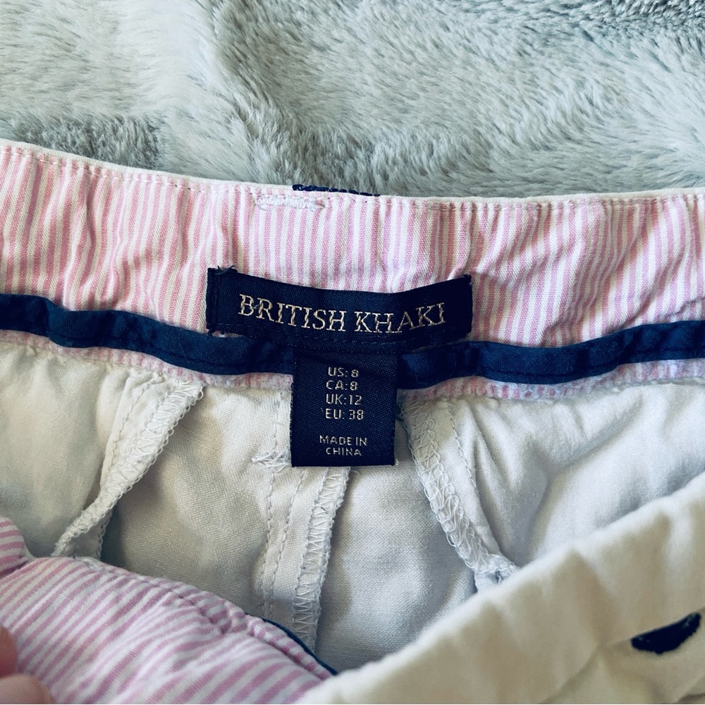 💝3/$20 British khaki Shell Print Women's Shorts - Picture 7 of 7